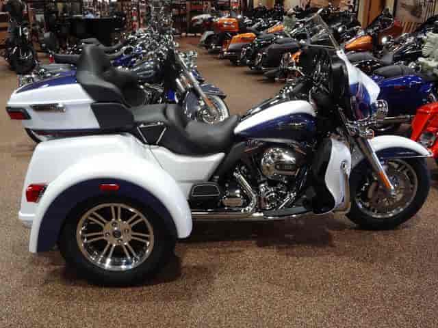 2015 Harley-Davidson FLHTCUTG - Tri-Gilde Ultra Trike Waco TX
