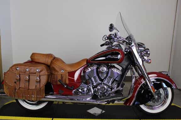 2015 Indian Chief Vintage Indian Red / Thunder Black Touring Meridian ID