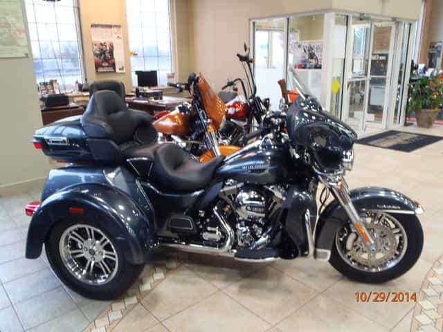 2015 Harley-Davidson FLHTCUTG - Tri-Gilde Ultra Trike Chambersburg PA