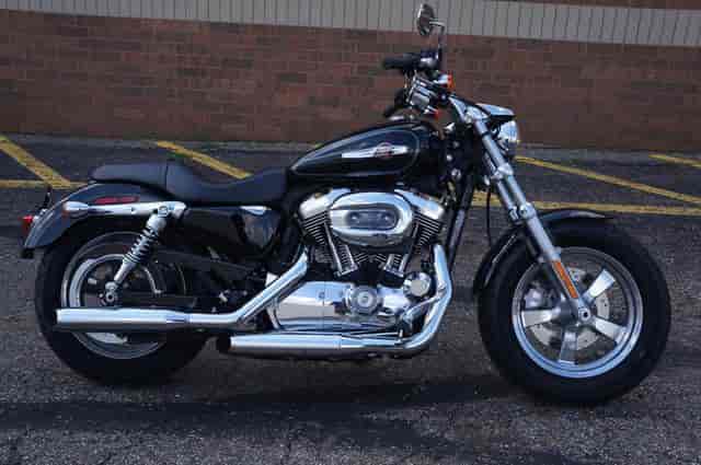 2013 Harley-Davidson XL1200C - Sportster 1200 Custom Standard Akron OH