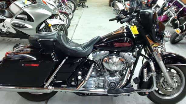 2005 Harley-Davidson FLHT/FLHTI Electra Glide Standard Touring Cement City MI