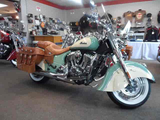 2015 Indian Chief Vintage Willow Green / Ivory Cream Touring North Canton OH