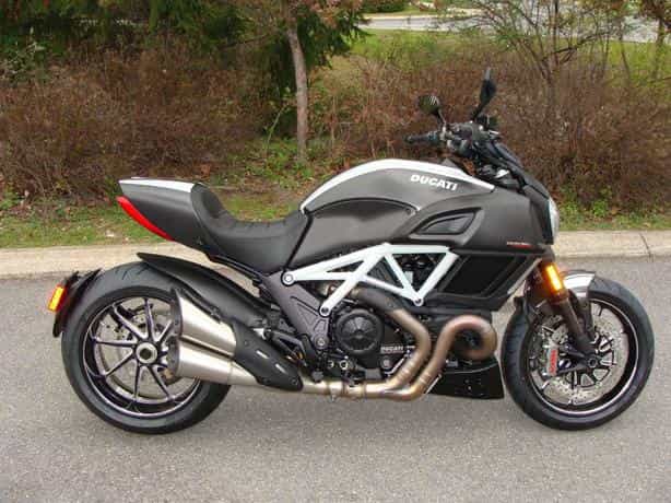 2015 Ducati Diavel White Carbon Sportbike State College PA