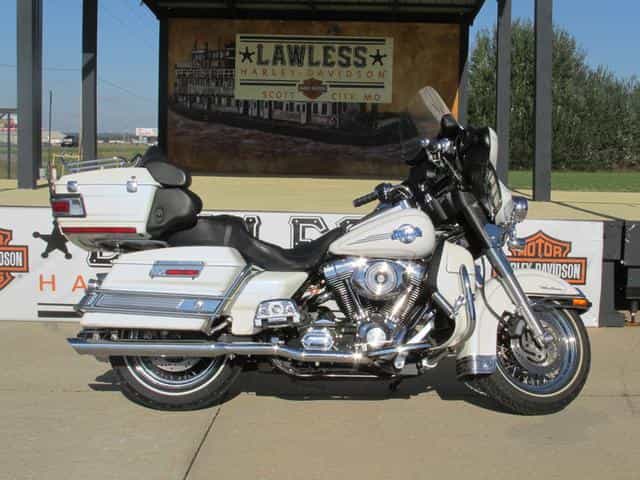 2006 Harley-Davidson FLHT - Electra Glide Classic Touring Scott City MO