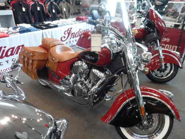 2015 Indian Chief Vintage Indian Red / Thunder Black Touring North Canton OH